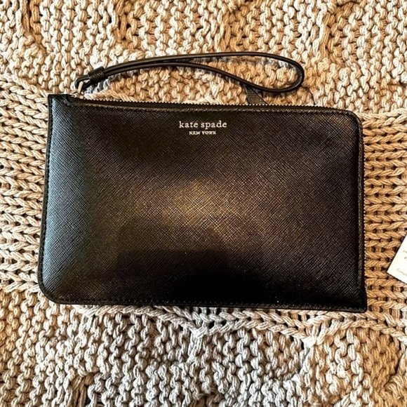kate spade Handbags - NWT Kate Spade Wristlet